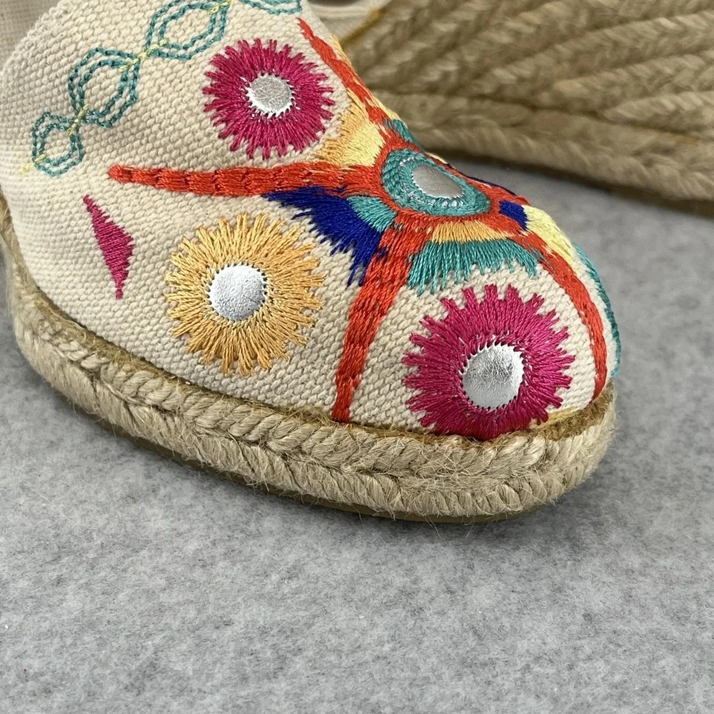 Andre Assous Espadrille Sandals Womens 6.5 Wedge Embroidered Ankle Tie‎ Summer